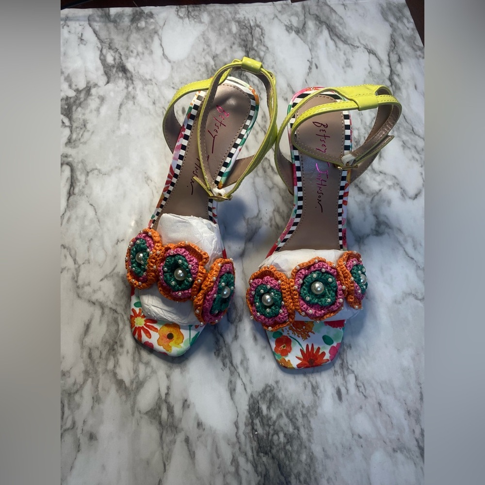 New Betsey Johnson Women Ainsleyy Heeled Sandal - Picture 6 of 12